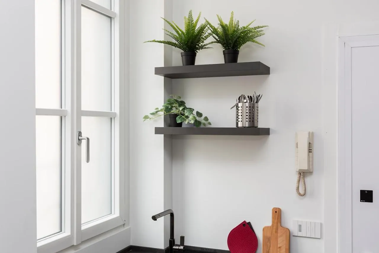 Nest For 2 In Milan Fashion District Via S Cecilia Apartment 0*,