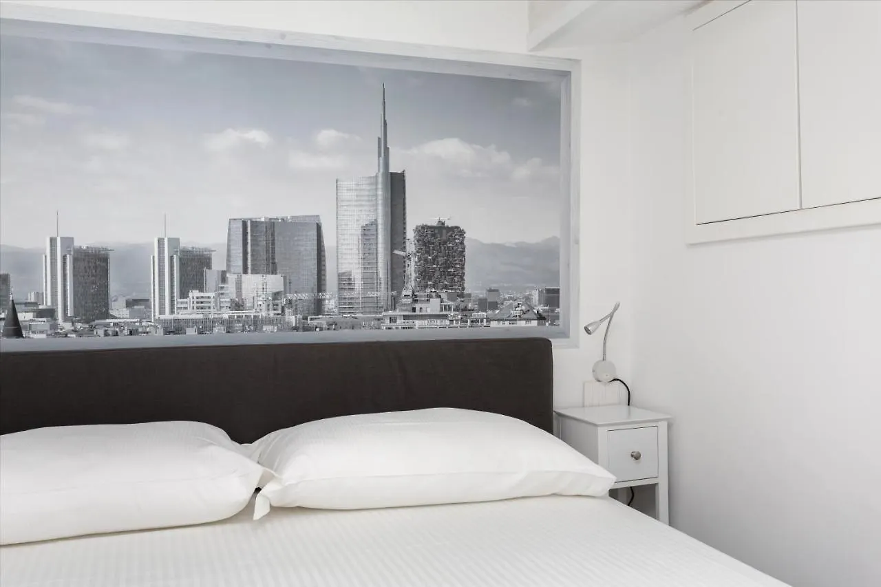 Nest For 2 In Milan Fashion District Via S Cecilia Apartment Italy
