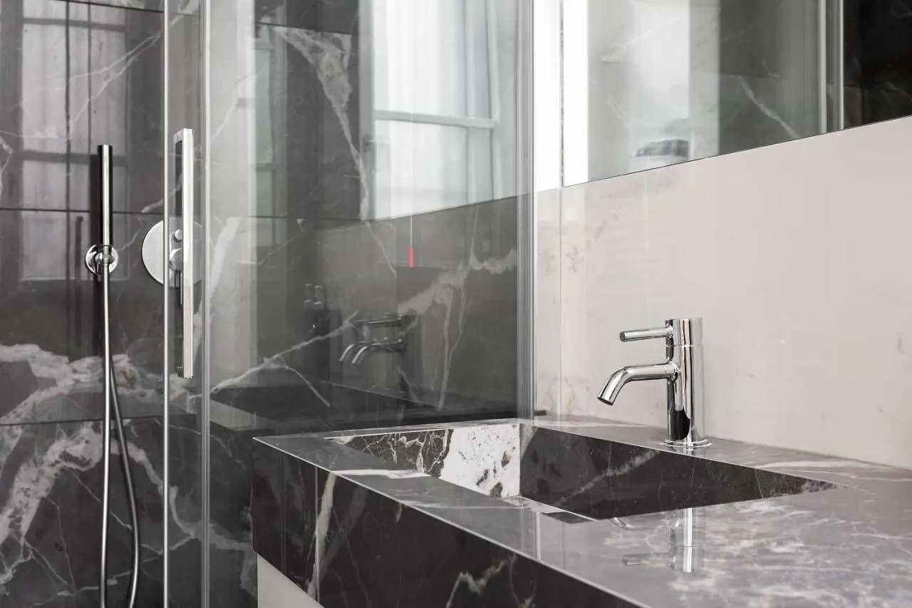 Nest For 2 In Milan Fashion District Via S Cecilia Apartment