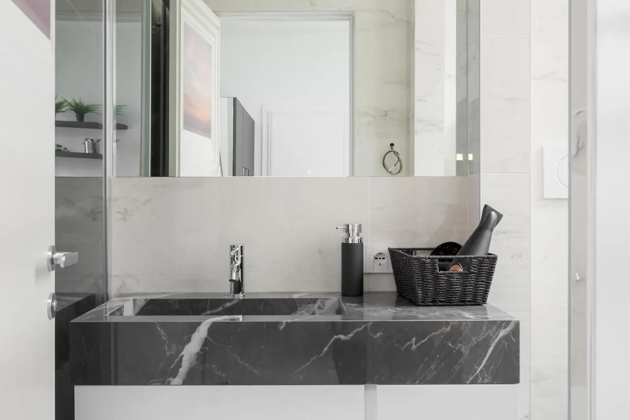 Nest For 2 In Milan Fashion District Via S Cecilia Apartment Italy