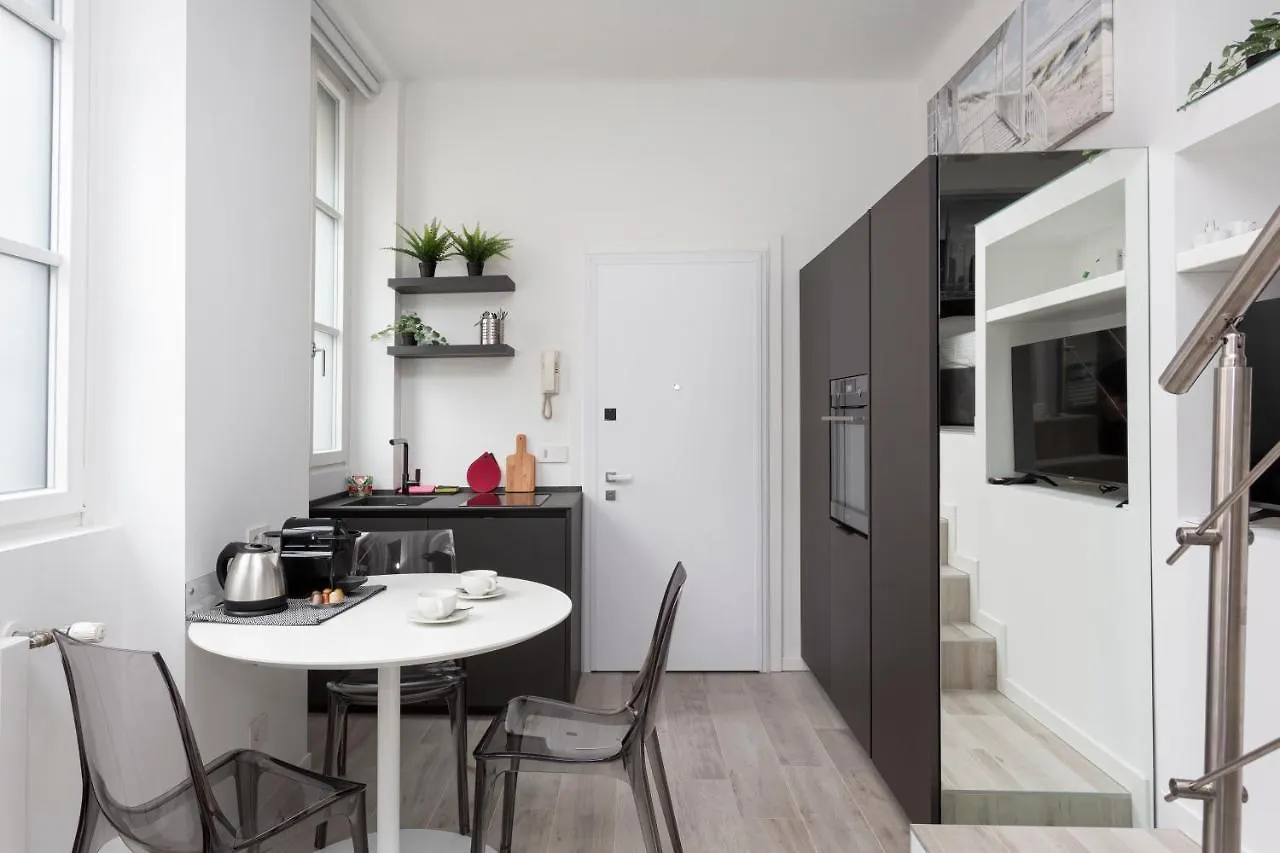 Nest For 2 In Milan Fashion District Via S Cecilia Διαμέρισμα
